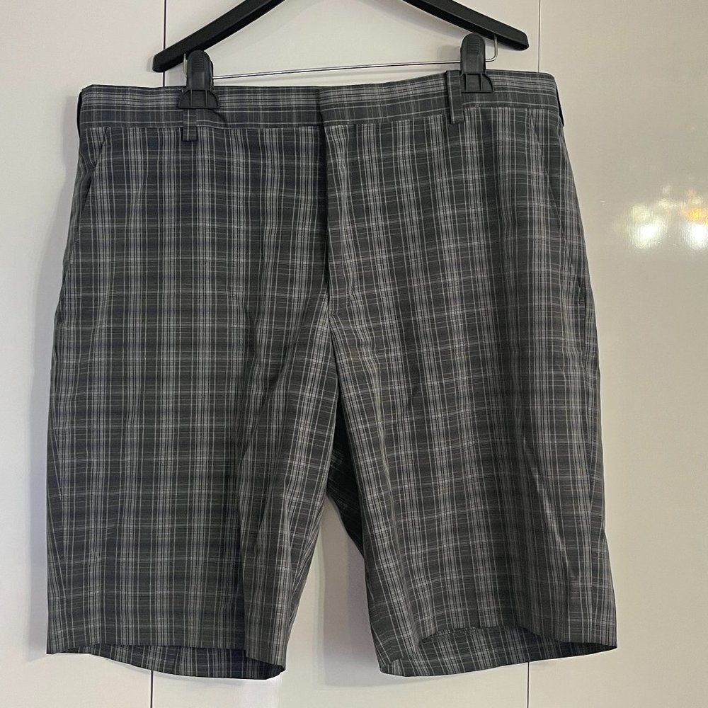 Tiger Woods Collection Golf Shorts Size36